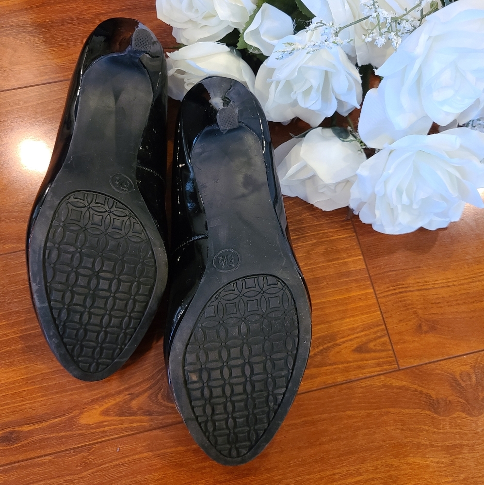 Merona Black Heels Size 5 1/2** - Picture 5 of 7
